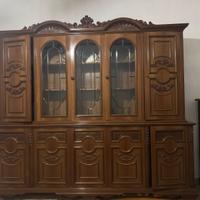 Grande cristalliera in legno stile classico