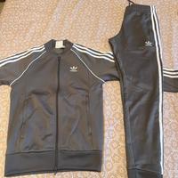 Tuta adidas