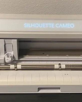Silhouette cameo 4