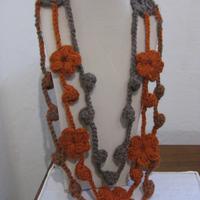 Collana all'uncinetto, 3 fili, nuova