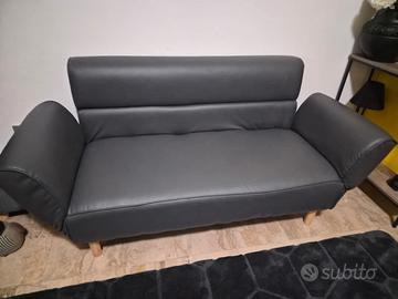  2 divani uguali nuovi