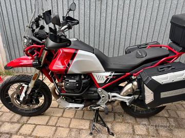 Moto Guzzi V85 TT graphic