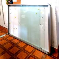 Bacheca magnetica in alluminio e vetro