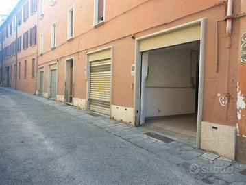 Box / Garage di 16 m² a Bologna