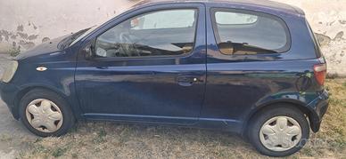 Toyota yaris 1000