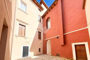 MONOLOCALE A L'AQUILA