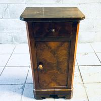 Comodino o mobiletto a colonna d'epoca