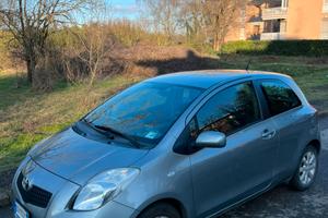 Toyota yaris 1.3 benzina