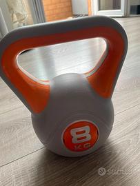 PESI KETTLEBELL E TAPPETI