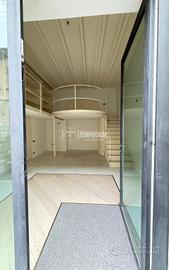 NEGOZIO RISTRUTTURATO