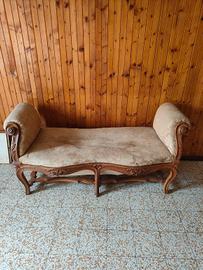 Divanetto a panca stile Luigi Filippo. 