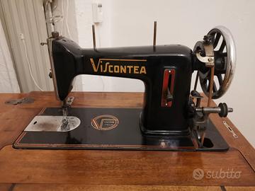 Rara Macchina da Cucire Viscontea con mobile noce