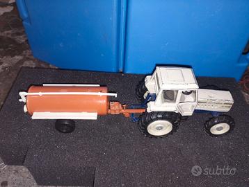 TRATTORE YAXON LAMBORGHINI 1056 CON RIMORCHIO