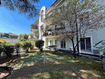 Centro, signorile quadrilocale di mq.186 con box