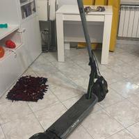Monopattino elettrico Argento Active Sport