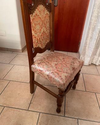 Sedia in tessuto e legno