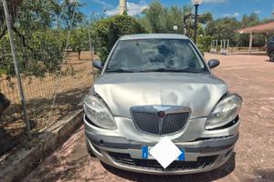 Lancia y