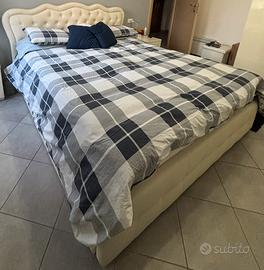 Letto mateimoniale con contenitore