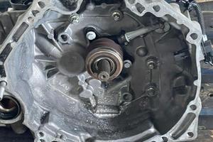 CAMBIO MANUALE COMPLETO DACIA Sandero Serie 320109