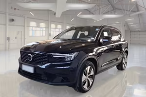 VOLVO XC40 T4 RECHARGE PLUG-IN AUTO PLUS DARK SUV