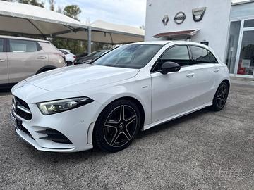 MERCEDES-BENZ A 180 d Automatic Premium NIGHT PACK