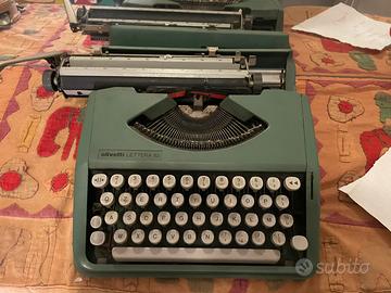 Macchina da scrivere Olivetti lettera 82