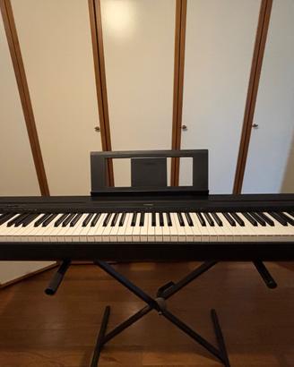 Yamaha P-45B pari al nuovo + stand e pedalino