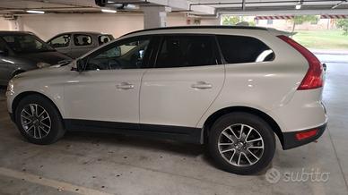 volvo XC60 perfetta tenuta da amatore
