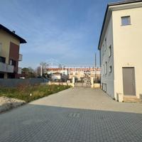 Porzione di villa in con taverna e box doppio