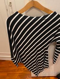 Maglia a righe bianche e nere