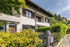 Villa a Schiera a Brunate Via alle Vigne 4 locali