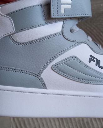 SCARPE DELLA FILA    NUMERO    42/5