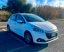 Peugeot 208 - 2015