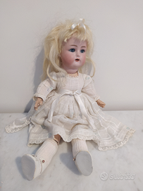 Bambola in porcellana Biscuit