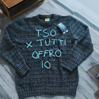 Maglione ricamato a mano