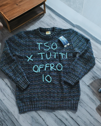 Maglione ricamato a mano