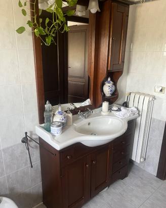 Mobile bagno con lavandino più mobile con vetrina