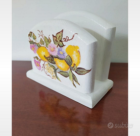 Portatovaglioli in legno decorato a mano