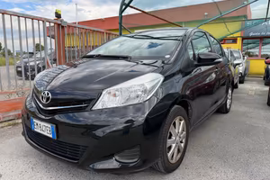 TOYOTA Yaris 1.0 5 porte Lounge