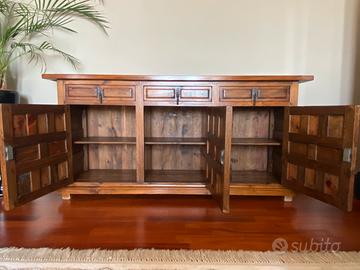 Credenza o buffet a tre cassetti in legno di noce