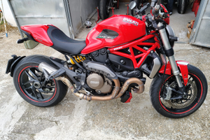 Ducati Monster 1200
