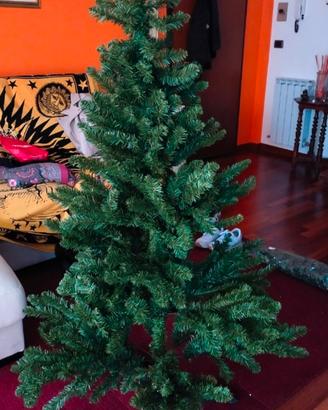 albero di natale e addobbi natalizi