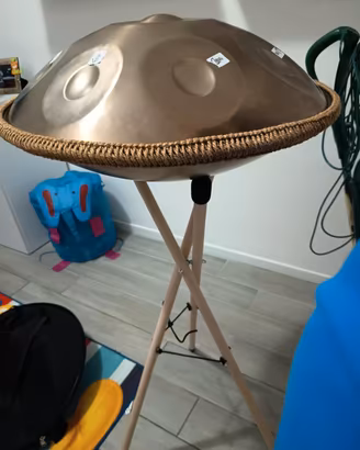Handpan in re minore 9 note
