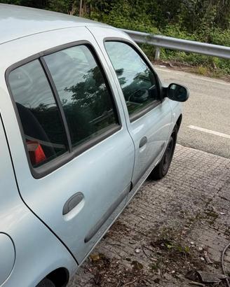 RENAULT CLIO 12 BENZINA 16V DEL 2003