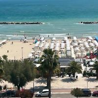 Trilocale con terrazza 48 mq - mare 350 mt