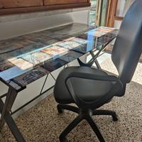 Scrivania e sedia