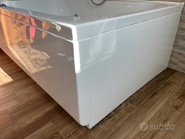 Vasca da bagno idromassaggio