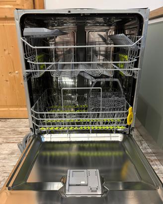 Lavastoviglie da incasso Smeg ST211DS funzionante