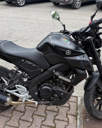 MT-125 abs scarico akrapovic