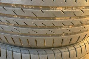 Gomme auto